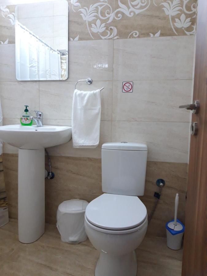 Costas Two-Bedroom Ground Floor Apartment Paphos Extérieur photo